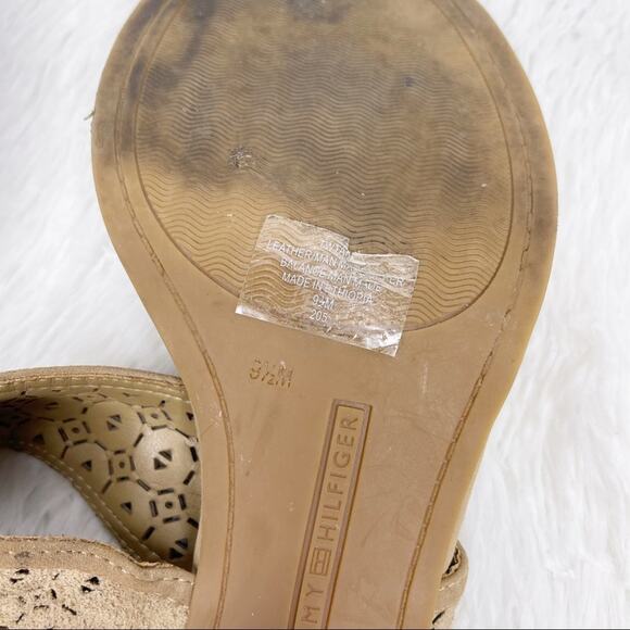 TOMMY HILFIGER / tan laser cut chunky sandals - Picture 10 of 11